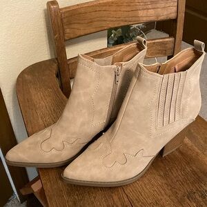 indigo rd. Western Heeled Ankle Booties NWOT